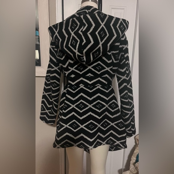 Oversized hooded jacket jacquard cape finish - Picture 6 of 7